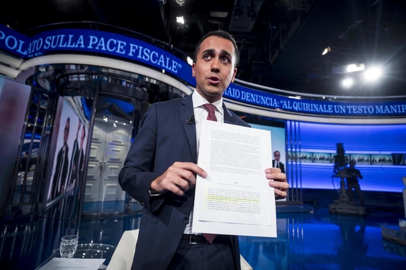 IL SURREAL GOMBLOTTO